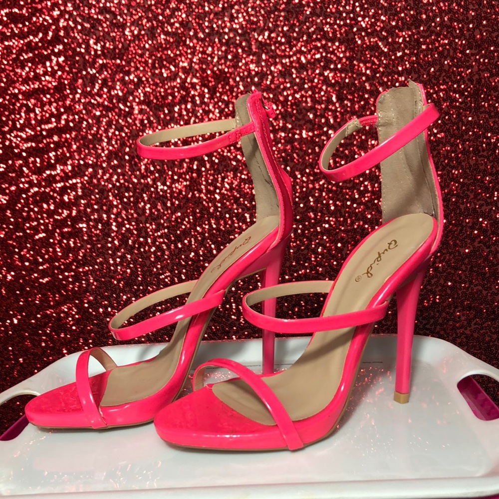Pink heels 💖